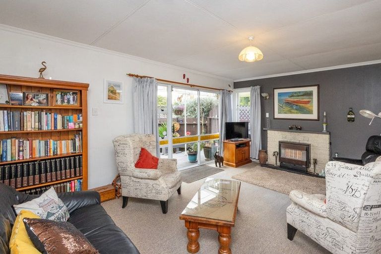 Photo of property in 14 Brightwater Terrace, Terrace End, Palmerston North, 4410
