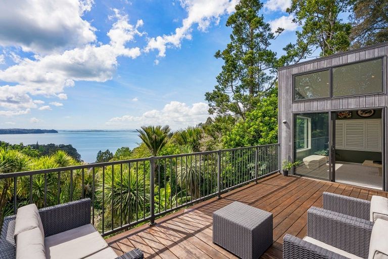 Photo of property in 64 Otitori Bay Road, Titirangi, Auckland, 0604