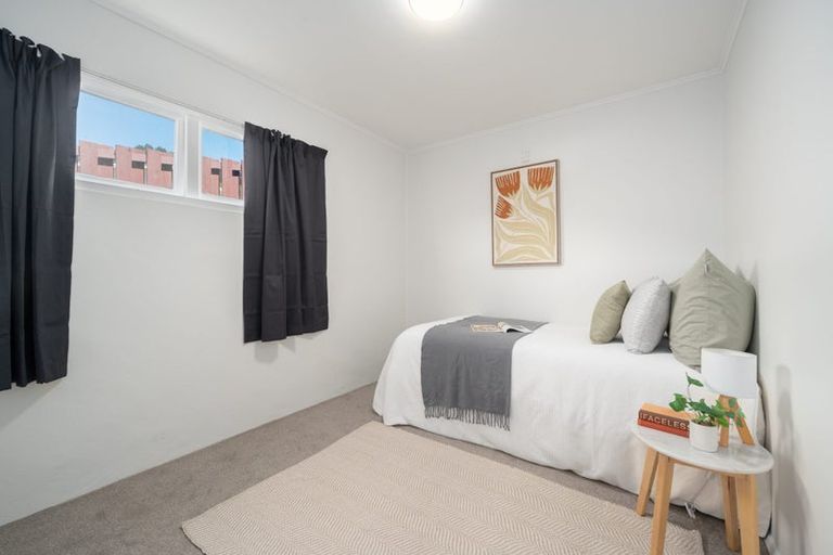 Photo of property in 82 Larsen Crescent, Tawa, Wellington, 5028