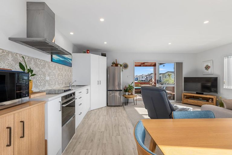 Photo of property in 11 Kamahi Crescent, Papamoa Beach, Papamoa, 3118