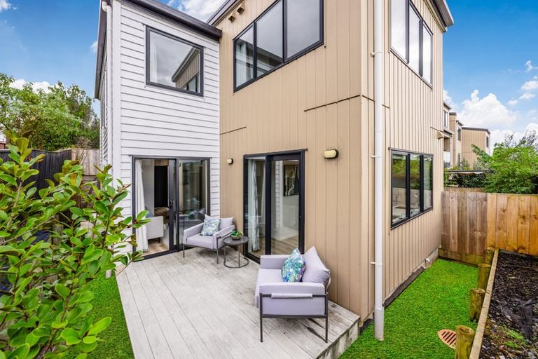 Photo of property in 7/66 Bruce Road, Glenfield, Auckland, 0629