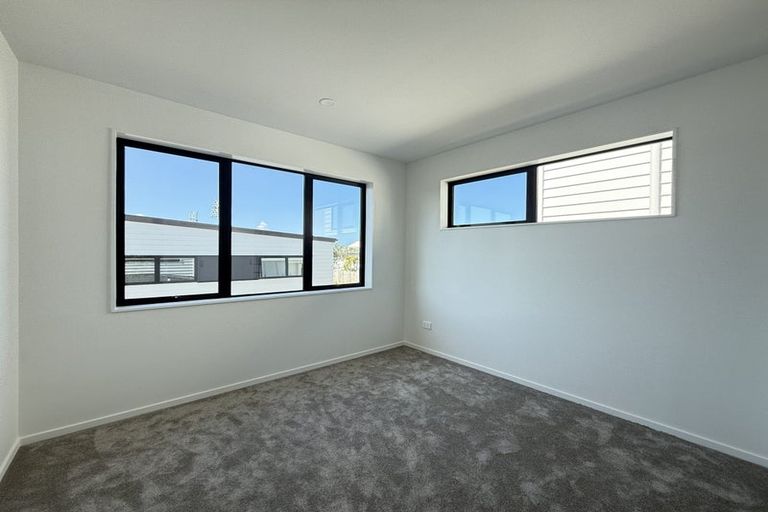 Photo of property in 33a Garadice Road, Rothesay Bay, Auckland, 0630