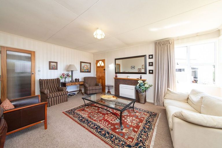 Photo of property in 16 Ilford Place, Awapuni, Palmerston North, 4412