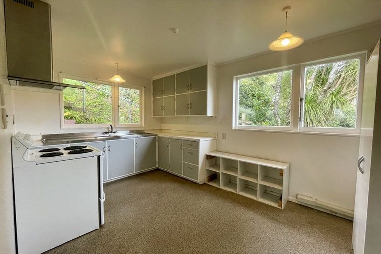 Photo of property in 24 Saint Michaels Crescent, Kelburn, Wellington, 6012