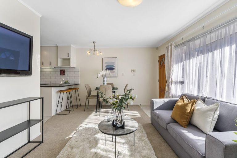 Photo of property in 4/112 Gossamer Drive, Pakuranga Heights, Auckland, 2010