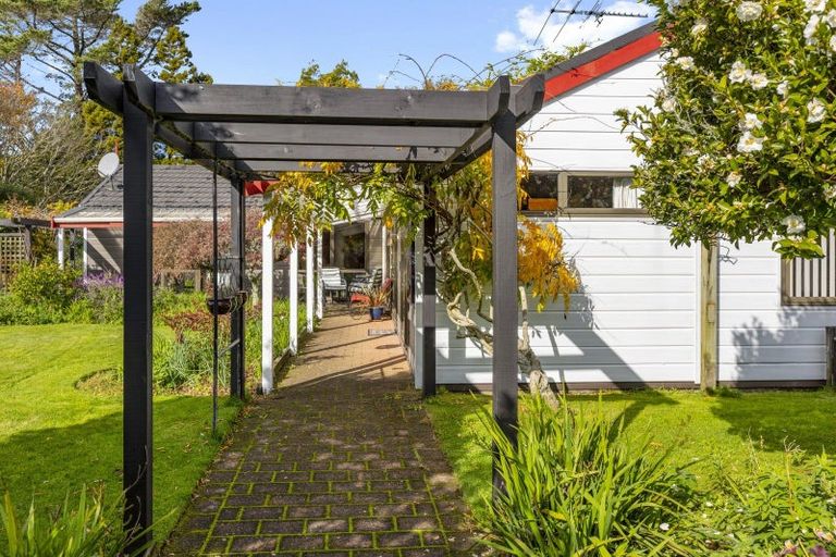 Photo of property in 19 Nikau Street, Inglewood, 4330