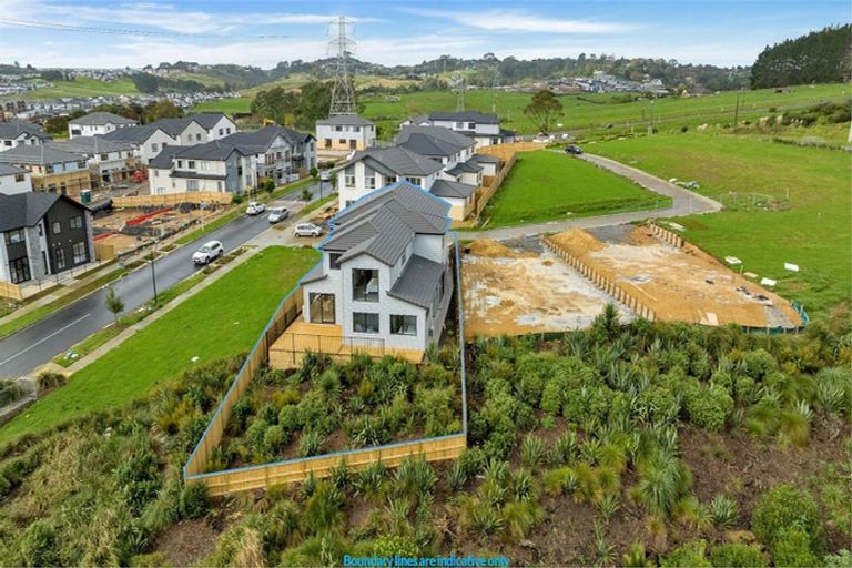 Photo of property in 30 Ballyalton Crescent, Flat Bush, Auckland, 2019