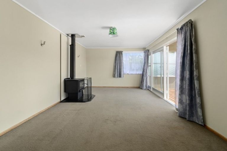 Photo of property in 1 Gifford Place, Utuhina, Rotorua, 3015