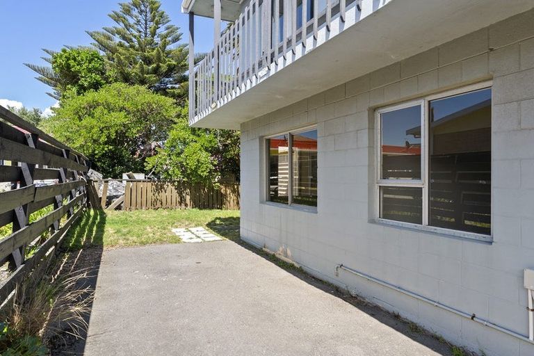 Photo of property in 175a Queens Drive, Lyall Bay, Wellington, 6022