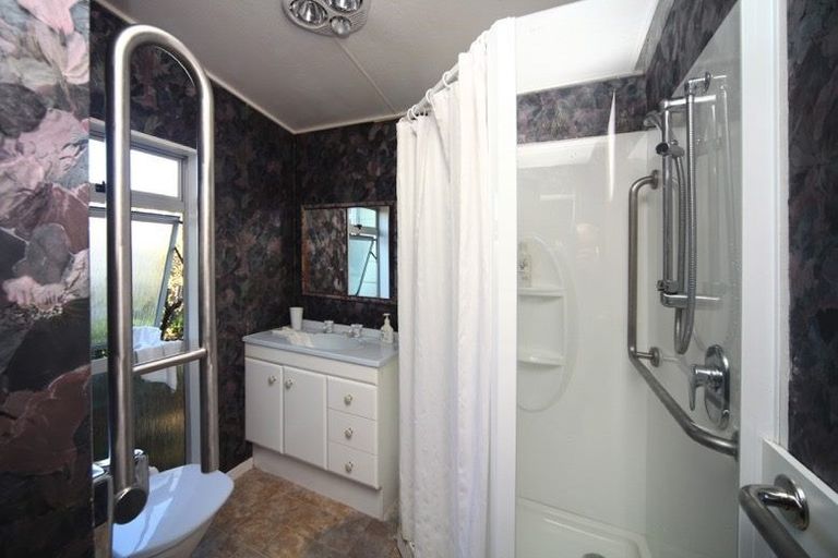 Photo of property in 14 Rush Place, Havelock North, 4130