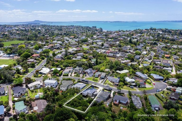 Photo of property in 25 Trelawn Place, Cockle Bay, Auckland, 2014