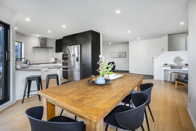 Photo of property in 149 Kelburn Parade, Kelburn, Wellington, 6012