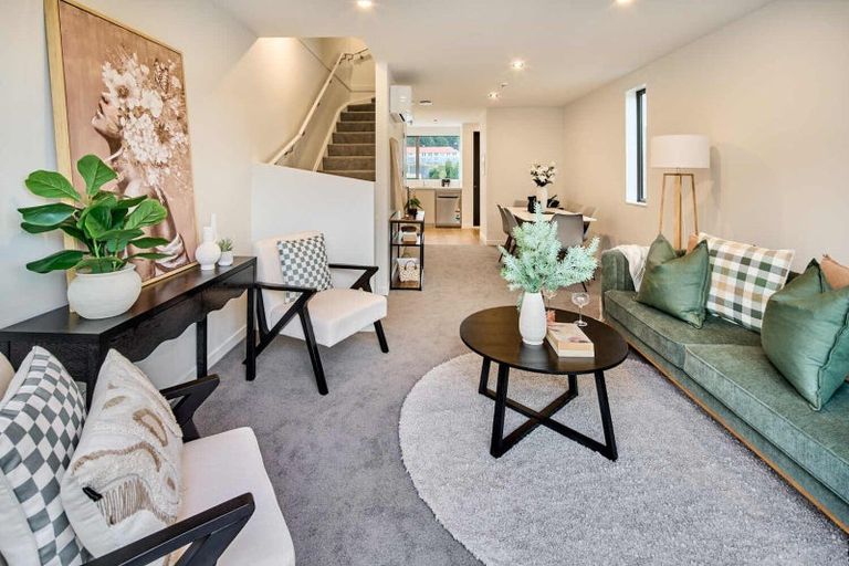 Photo of property in 9 Ara Paiwhenua, Tawa, Wellington, 5028