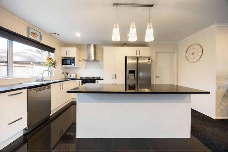 Photo of property in 5 Allgood Place, Rototuna North, Hamilton, 3210