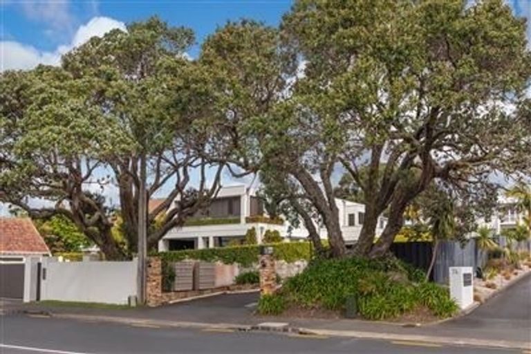 Photo of property in 1/72l Kitchener Road, Milford, Auckland, 0620