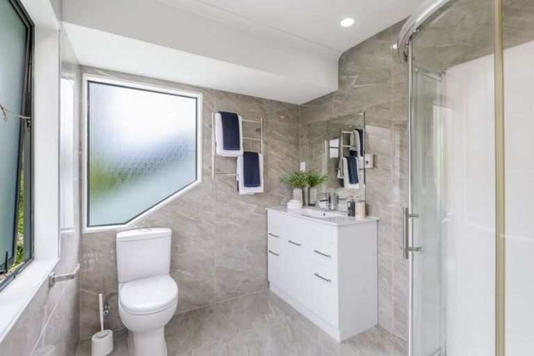 Photo of property in 2 Lucas Way, Albany, Auckland, 0632