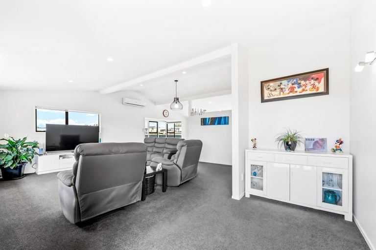 Photo of property in 19b Albatross Road, Red Beach, 0932