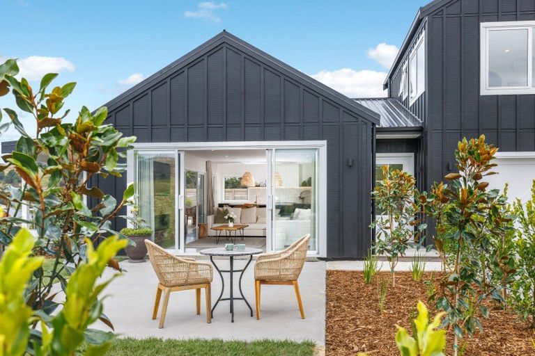 Photo of property in 11 Moya Drive, Matakana, 0985