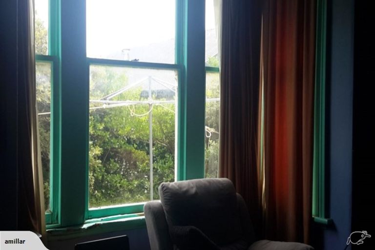 Photo of property in 174 Marine Parade, Bluff, 9814