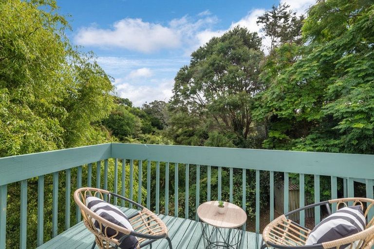 Photo of property in 98 Spinella Drive, Bayview, Auckland, 0629