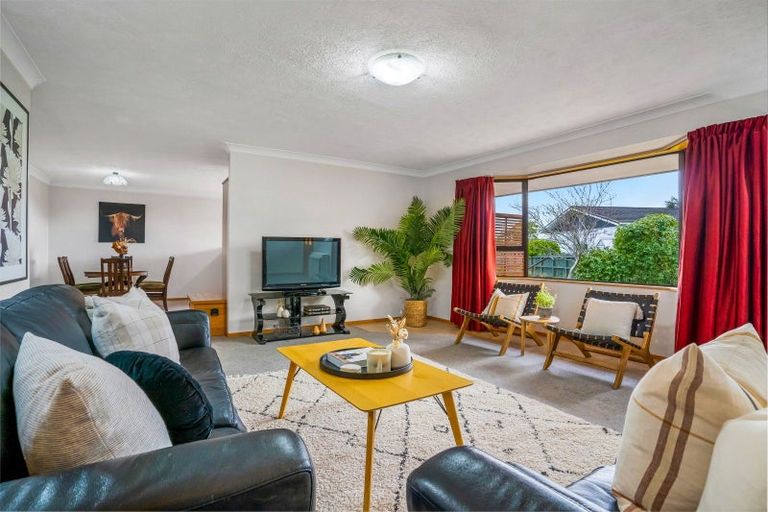 Photo of property in 1 Niddry Crescent, Winton, 9720