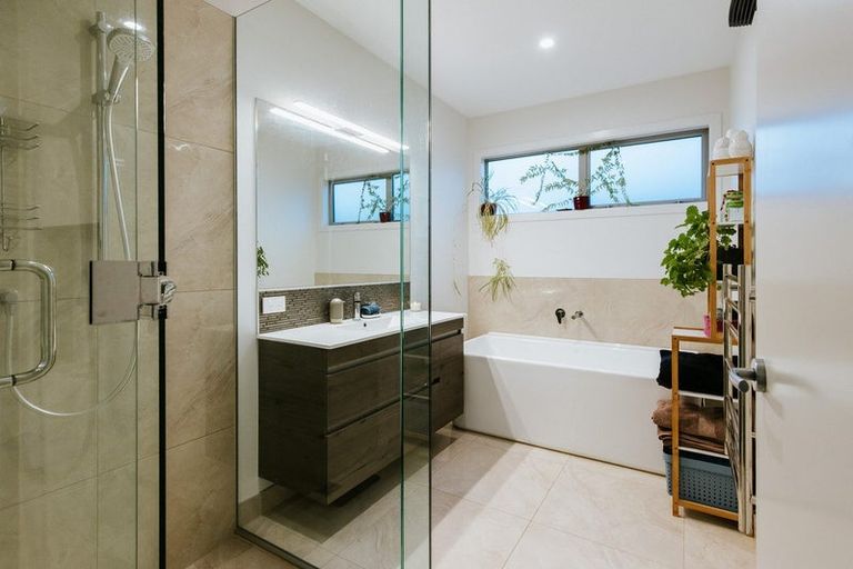 Photo of property in 8 Mcdonald Street, Wanaka, 9305