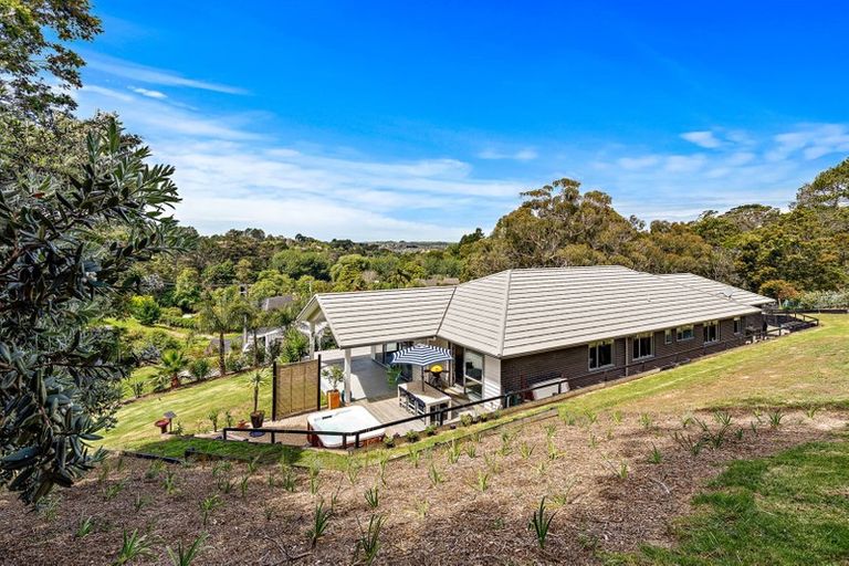Photo of property in 3b Hobbs Road, Matakatia, Whangaparaoa, 0930