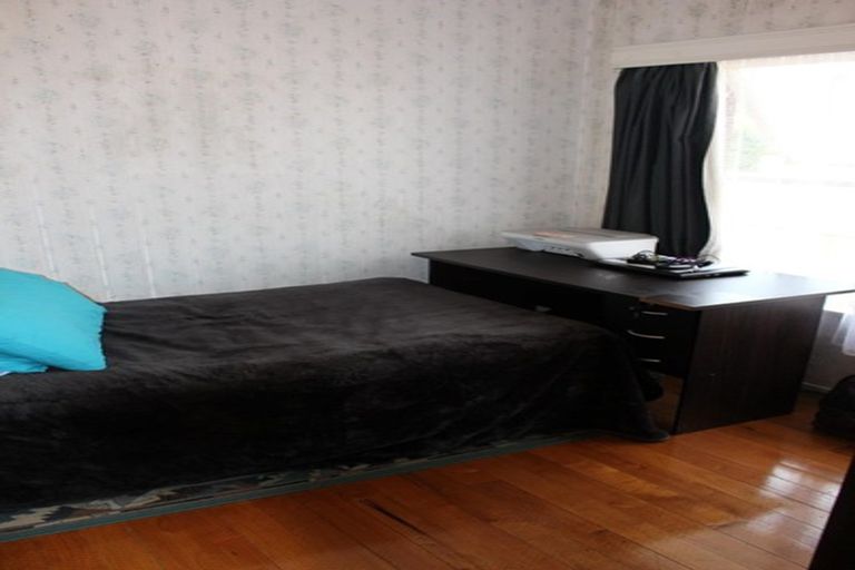 Photo of property in 2/34 Chartwell Avenue, Glenfield, Auckland, 0629