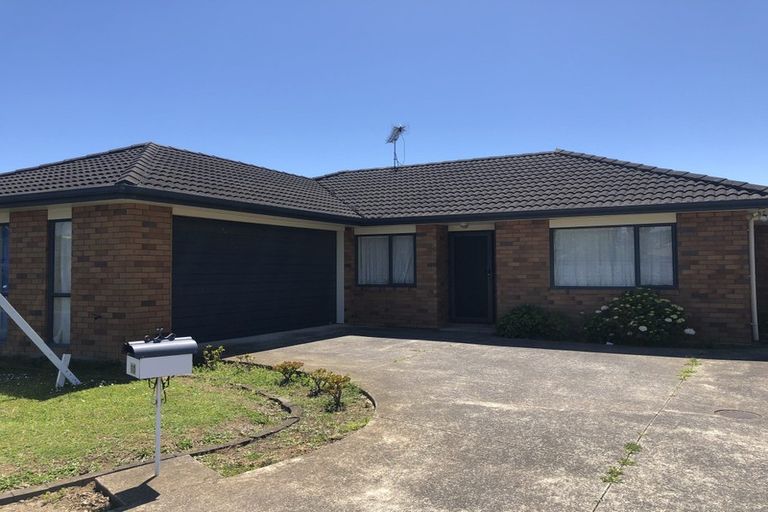Photo of property in 10 Gerona Crescent, Hillpark, Auckland, 2102