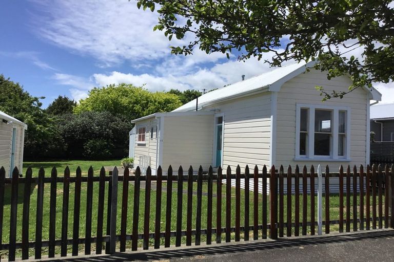 Photo of property in 17 Wilton Street, Levin, 5510