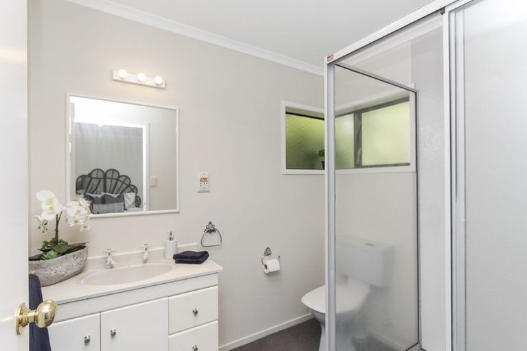 Photo of property in 19 Karina Road, Merrilands, New Plymouth, 4312