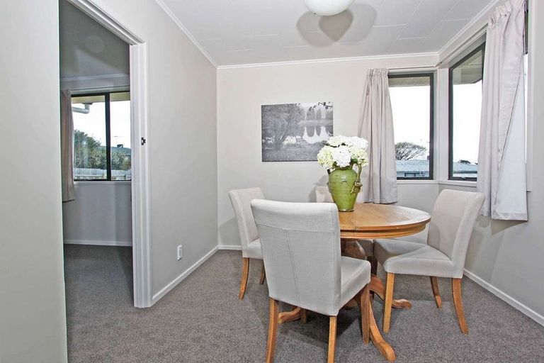Photo of property in 16 Ussher Place, Pakuranga Heights, Auckland, 2010