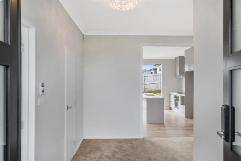 Photo of property in 9 Remana Crescent, Huapai, Kumeu, 0810