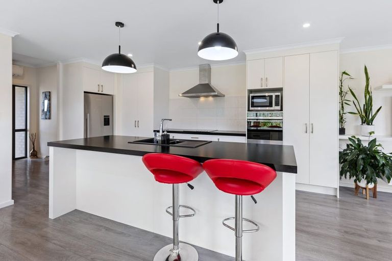 Photo of property in 27 Leet Crescent, Papamoa Beach, Papamoa, 3118