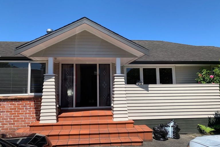 Photo of property in 41 Lynwood Road, New Lynn, Auckland, 0600