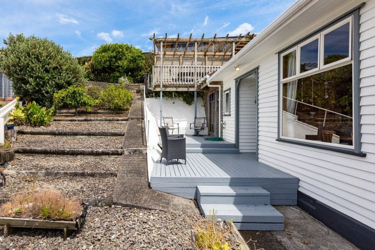 Photo of property in 22 Peace Avenue, Moturoa, New Plymouth, 4310