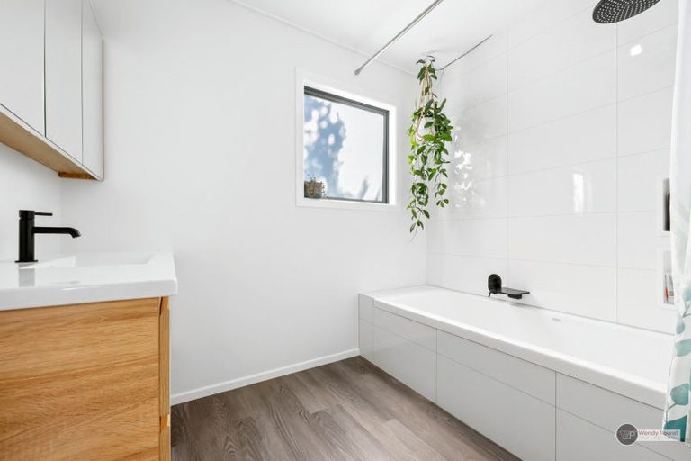 Photo of property in 73 Miromiro Road, Normandale, Lower Hutt, 5010