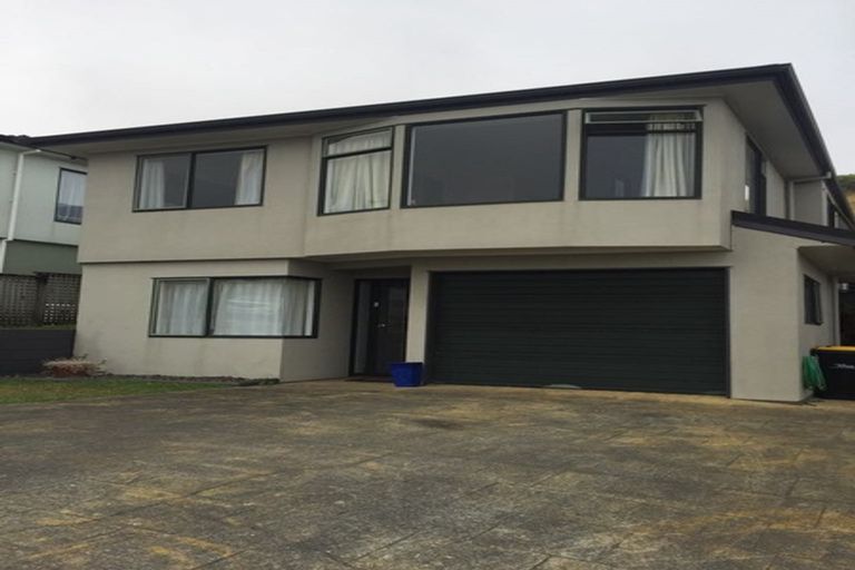 Photo of property in 2 Meadowcroft Grove, Johnsonville, Wellington, 6037
