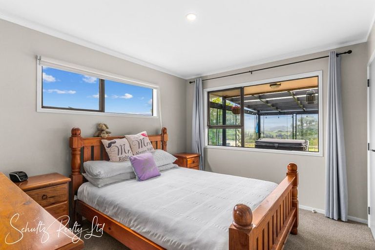 Photo of property in 4 Horniblow Road, Matakohe, 0594