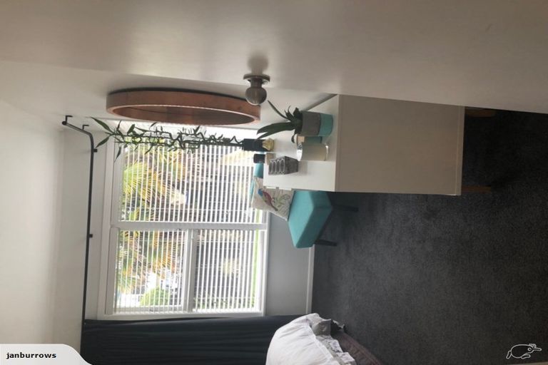 Photo of property in 1/53 Moore Street, Hillcrest, Auckland, 0627