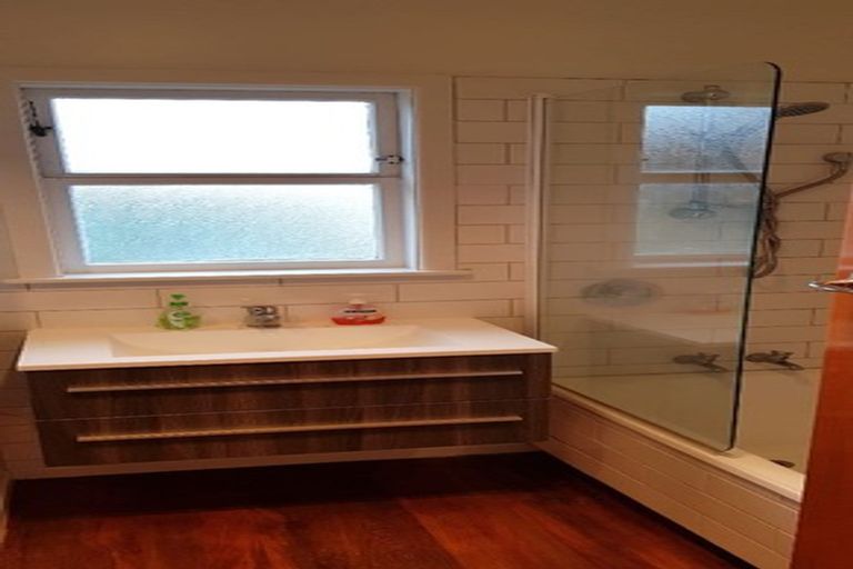 Photo of property in 46 Hallberry Road, Mangere East, Auckland, 2024