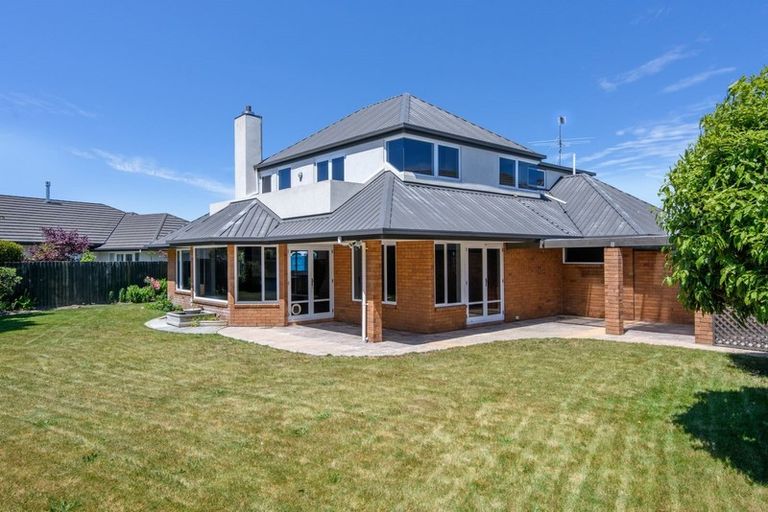 Photo of property in 17 Flaxgrove Place, Parklands, Christchurch, 8083