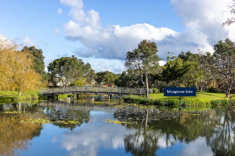 Photo of property in 2 Mcgowan Place, Orewa, 0931