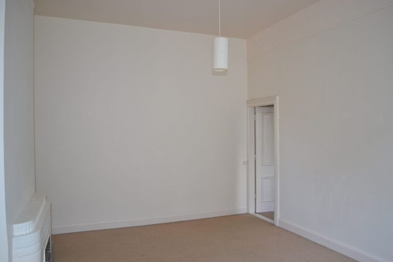 Photo of property in 2/106 Glenmore Street, Northland, Wellington, 6012