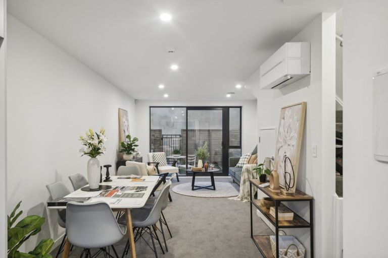 Photo of property in 9 Ara Paiwhenua, Tawa, Wellington, 5028