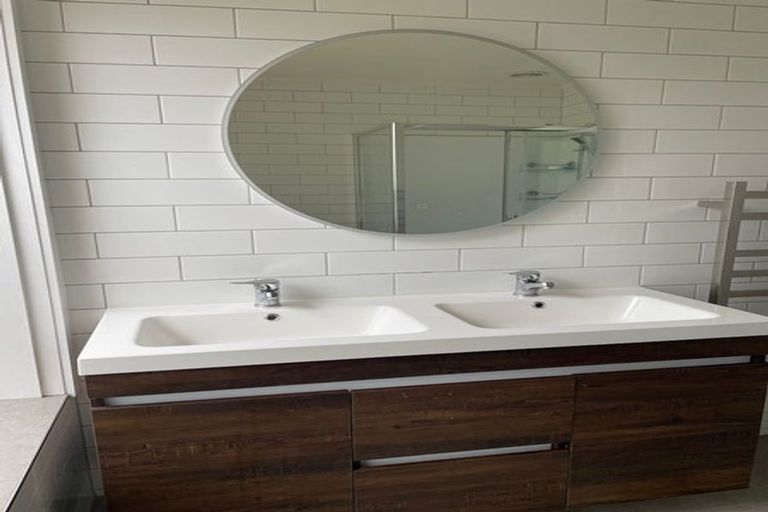 Photo of property in 62a Captain Scott Road, Glen Eden, Auckland, 0602