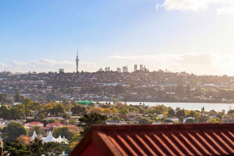 Photo of property in 45a Bradbury Road, Botany Downs, Auckland, 2010