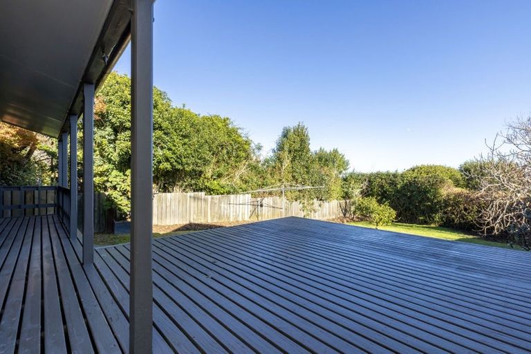 Photo of property in 30a Kakariki Grove, Waikanae, 5036