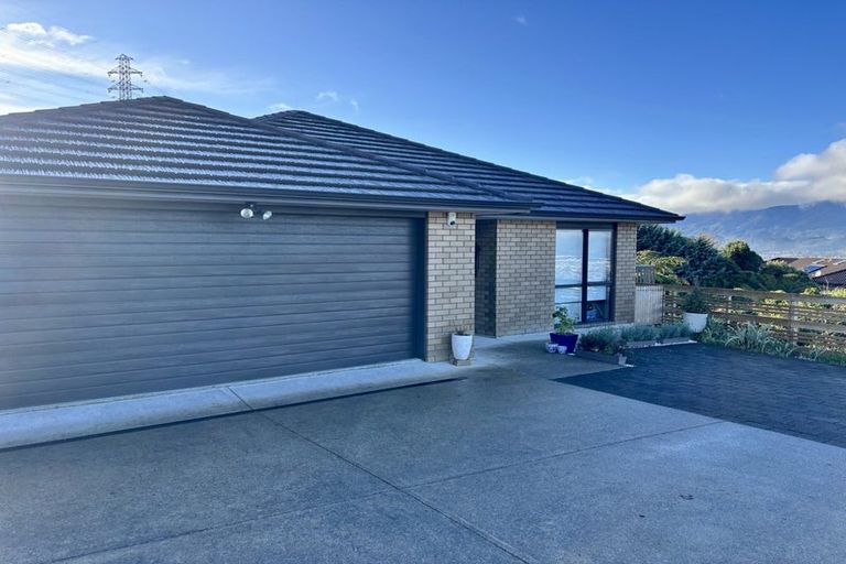 Photo of property in 35 Percy Kinsman Crescent, Riverstone Terraces, Upper Hutt, 5018