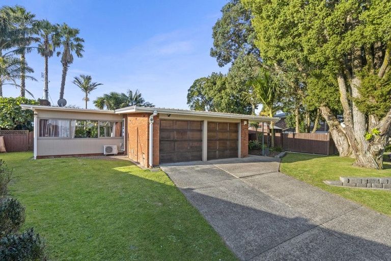 Photo of property in 2 Bushlands Place, Opaheke, Papakura, 2113